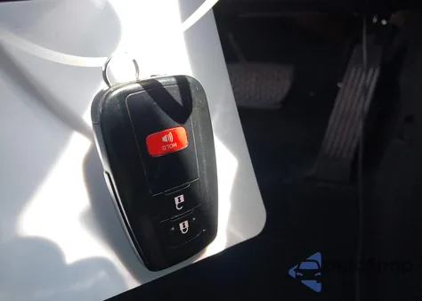 2020 Toyota Rav4 Xle z USA, uszkodzony, nr VIN 2T3W1RFV0LW080799